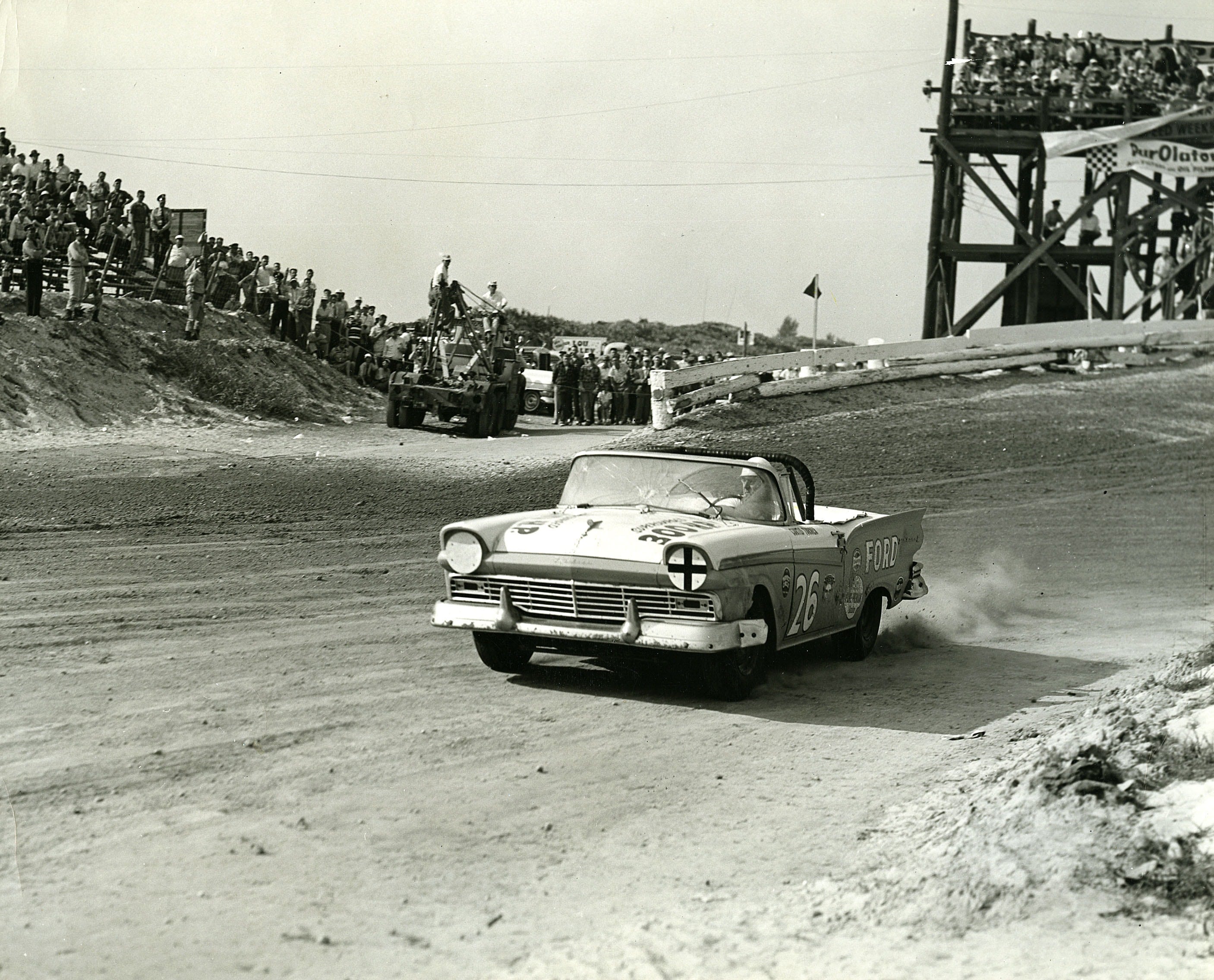 Curtis Turner drives at Daytona Beach.