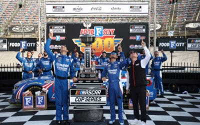 Food City 500: Kyle Larson leads 411 of 500 laps, dominates Bristol