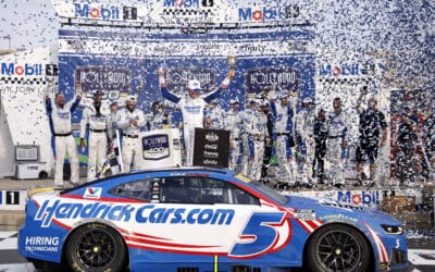 Hollywood Casino 400: Kyle Larson dominates Kansas, increases Chase points lead