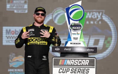 Freeway Insurance 500: Reddick wins Phoenix, gains late-season momentum
